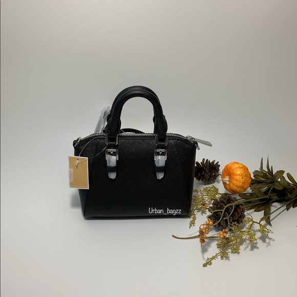 Michael Kors Giftables Ciara XS Mini Crossbody - Picture 3 of 8